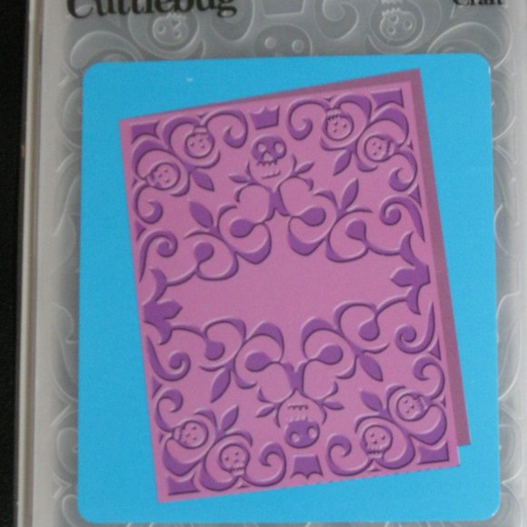 Cuttlebug A2 embossing folder - SKELETON SCROLL - Picture 3 of 9